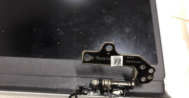 液晶画面ヒンジ修理